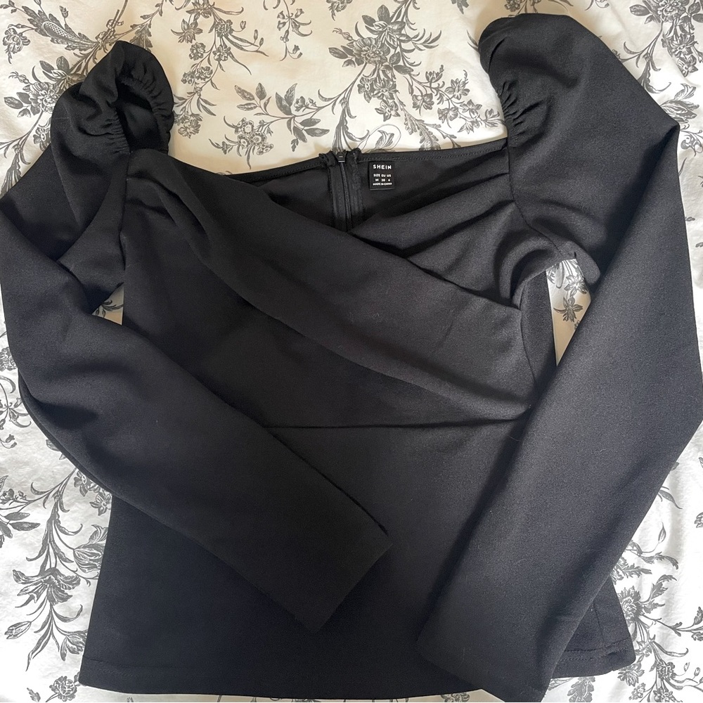 SWEETHEART NECKLINE BLACK BLOUSE—PERFECT CONDITION